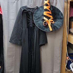 Childs wicked witch of the West/wizard of oz, costume sz 7-9 with cape and hat
